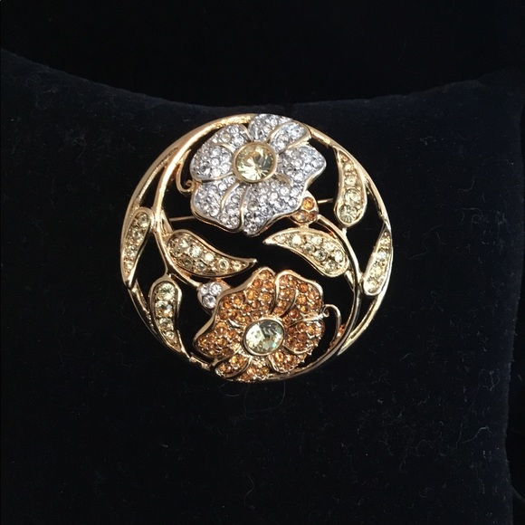 Swarovski Jewelry - NWT SWAROVSKI GARDEN PIN